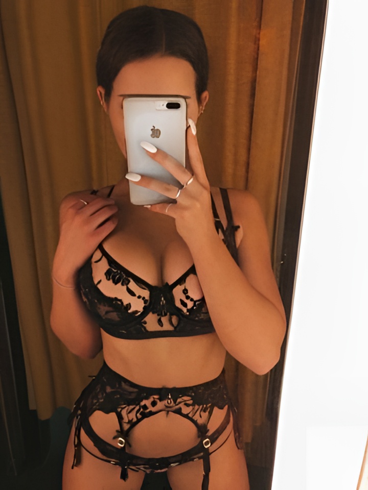 Сабина привлекательная девушка из Каневской цена от 1500 руб