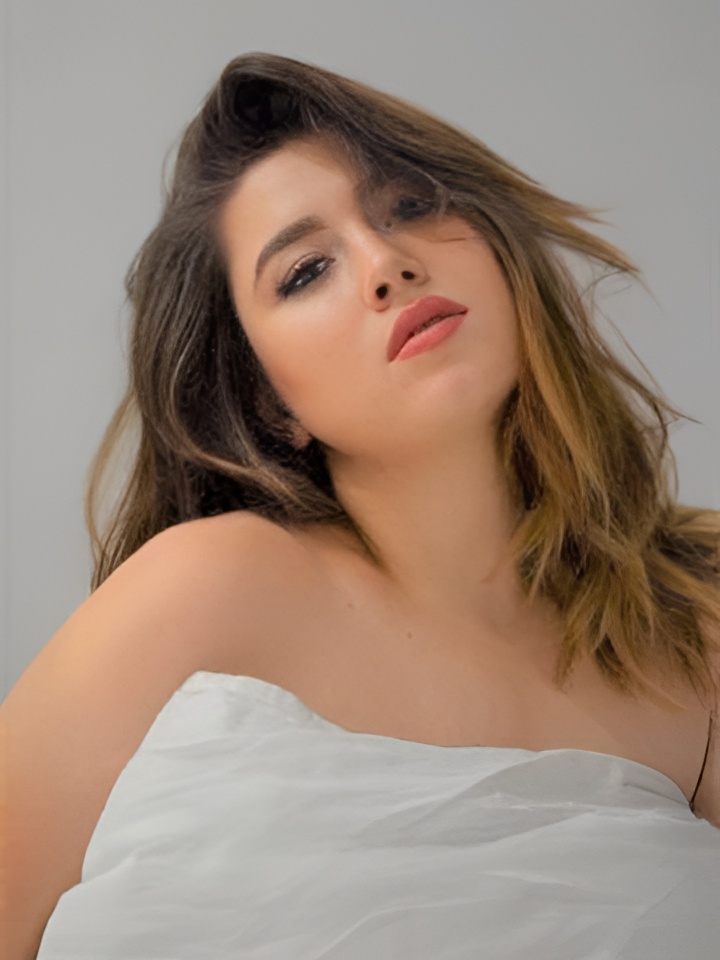 Ульяна привлекательная девушка из Каневской цена от 5000 руб